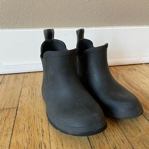 Totes rain boots, size 11-12.